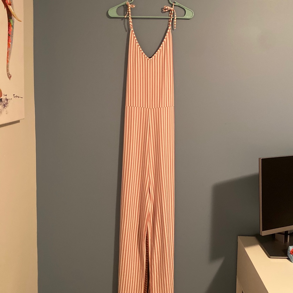 Pink & white romper/jumpsuit! In perfect condition